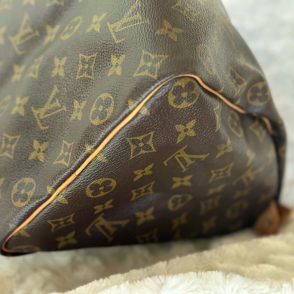 Authentic Louis Vuitton  Monogram Speedy 35 - Picture 12 of 16
